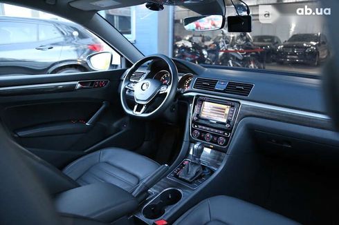 Volkswagen Passat 2018 - фото 15