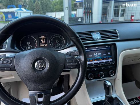 Volkswagen passat b7 2012 синий - фото 24