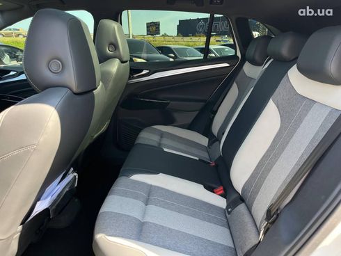 Volkswagen ID.4 2021 белый - фото 26