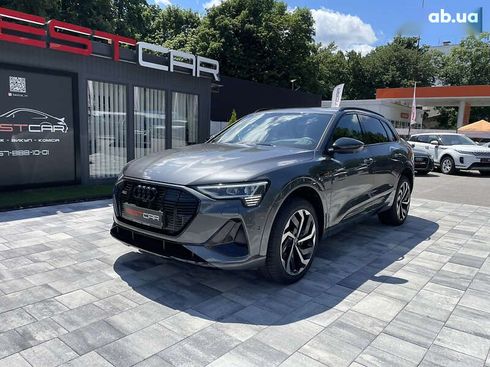 Audi E-Tron 2022 - фото 2