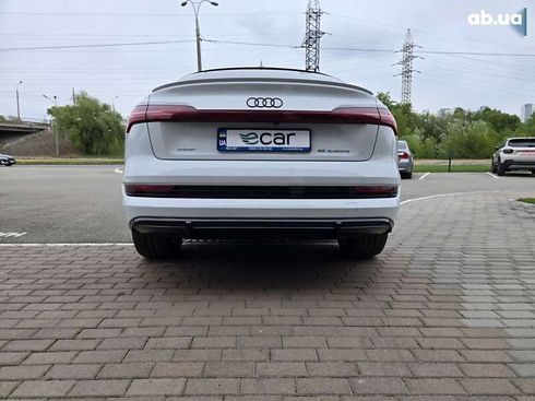 Audi E-Tron 2021 - фото 17