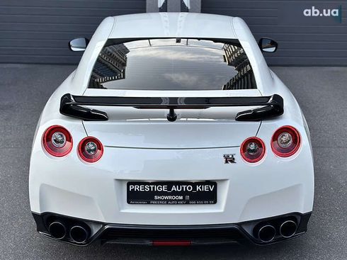 Nissan GT-R 2013 - фото 19