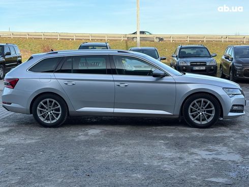Skoda Superb 2019 серый - фото 7