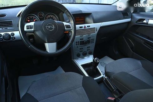 Opel Astra 2009 - фото 22