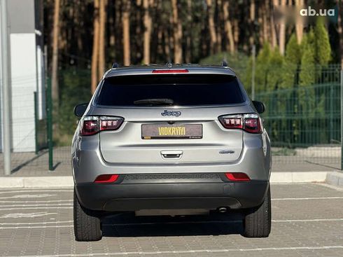 Jeep Compass 2021 - фото 16