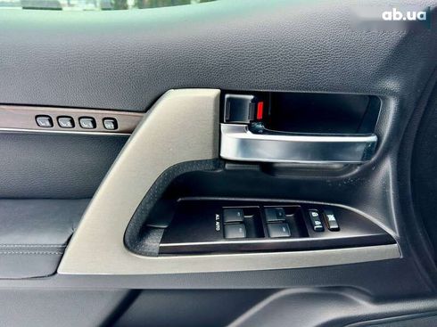 Toyota Land Cruiser 2016 - фото 16