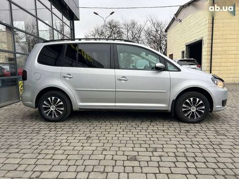 Volkswagen Touran 2011 - фото 8