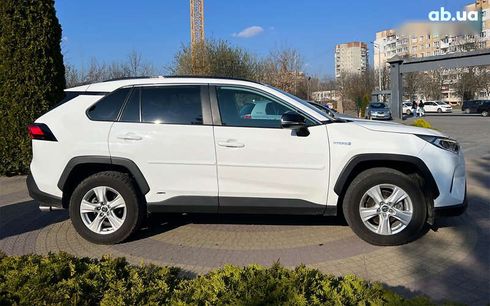 Toyota RAV4 2020 - фото 8