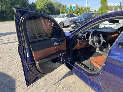 Alfa Romeo Giulia 2018 - фото 13