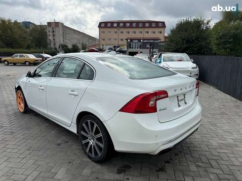 Volvo S60 2015 - фото 17