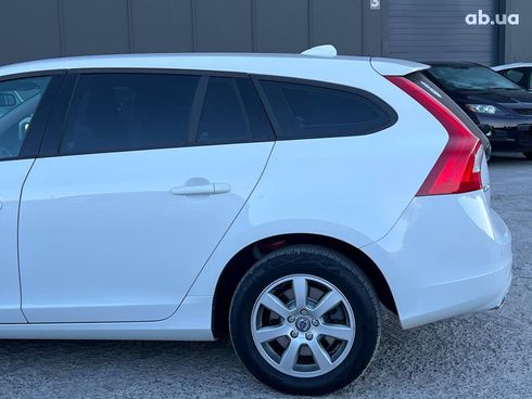 Volvo V60 2014 белый - фото 4