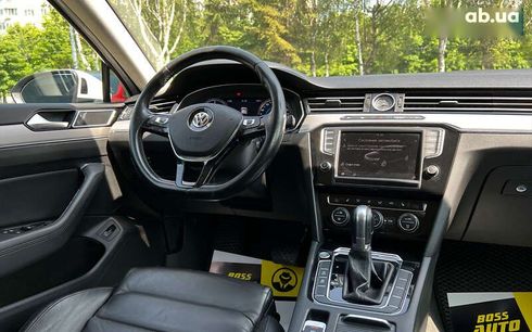 Volkswagen Passat 2015 - фото 12