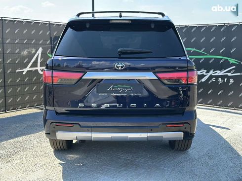 Toyota Sequoia 2023 - фото 9