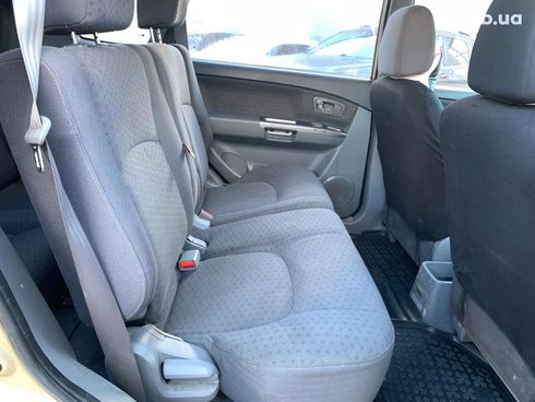 Kia Carens 2003 бежевый - фото 25