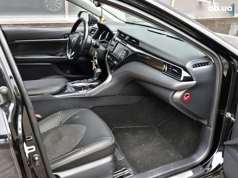 Toyota Camry 2019 - фото 14