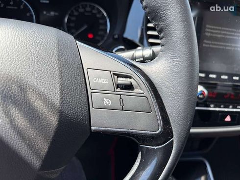 Mitsubishi Outlander 2020 - фото 28