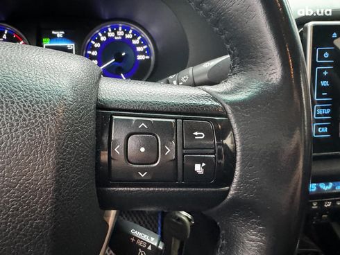 Toyota Hilux 2017 серый - фото 33