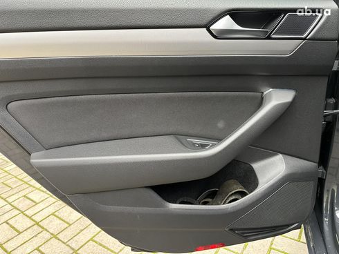 Volkswagen Passat 2015 серый - фото 14