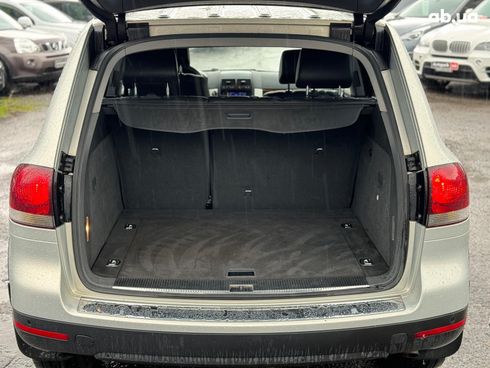 Volkswagen Touareg 2009 серый - фото 12