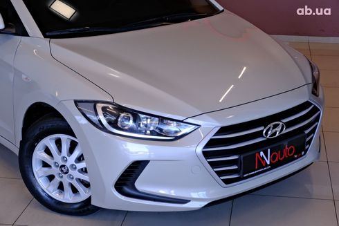 Hyundai Elantra 2018 бежевый - фото 3