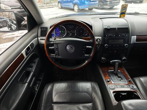 Volkswagen Touareg 2007 черный - фото 19