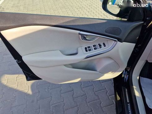 Volvo V40 2018 - фото 19