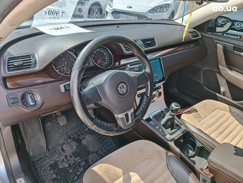 Volkswagen Passat 2012 серый - фото 13