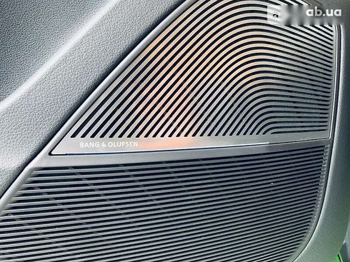Audi RS Q8 2020 - фото 22