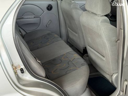 Chevrolet Aveo 2005 серый - фото 8