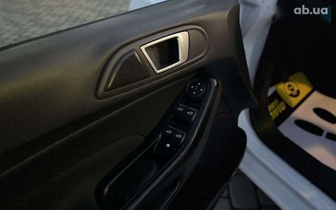 Ford Fiesta 2016 - фото 17