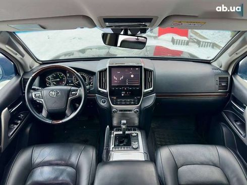 Toyota Land Cruiser 2016 - фото 28
