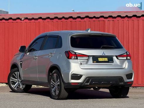 Mitsubishi Outlander 2019 - фото 9