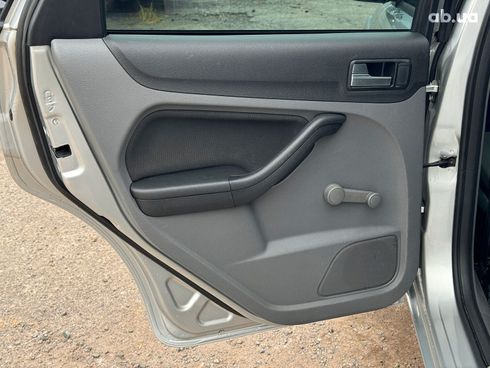 Ford Focus 2010 серый - фото 31