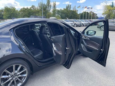Mazda 3 2018 - фото 17