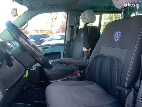 Volkswagen Multivan 2007 серый - фото 19