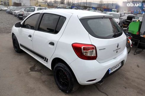 Renault Sandero 2016 - фото 10