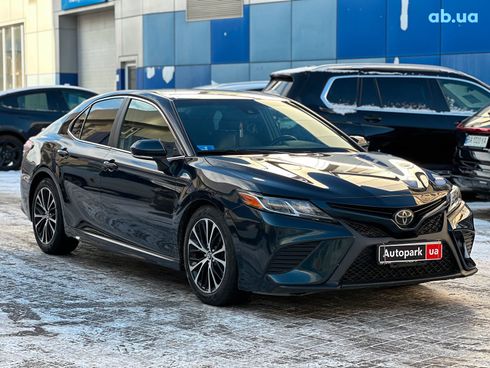 Toyota Camry 2018 черный - фото 3
