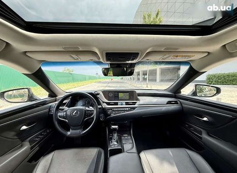 Lexus ES 2019 - фото 10