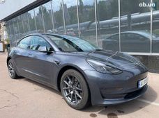 Продаж вживаних Tesla Model 3 в Київській області - купити на Автобазарі