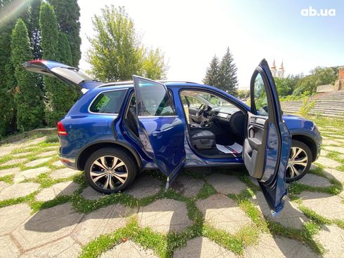 Volkswagen Touareg 2015 синий - фото 31