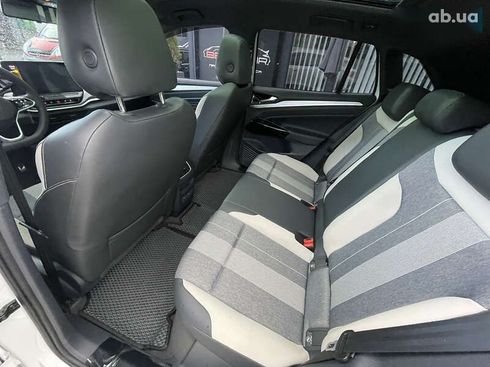 Volkswagen ID.4 2021 - фото 25
