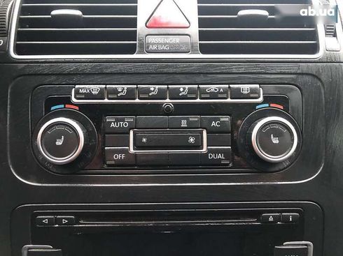 Volkswagen Touran 2010 - фото 24