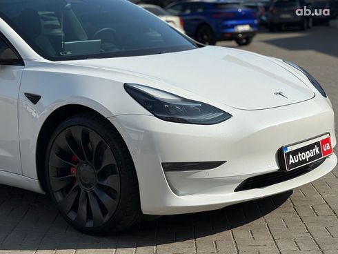 Tesla Model 3 2021 белый - фото 4