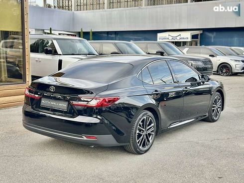 Toyota Camry 2025 - фото 6