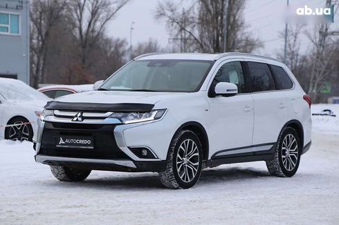 Mitsubishi Outlander 2017 - фото 3