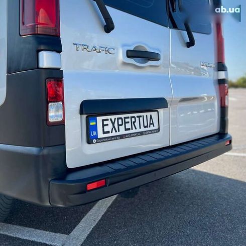 Renault Trafic 2021 - фото 11