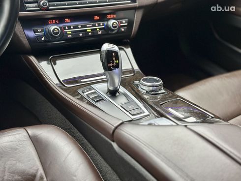 BMW 5 серия 2014 белый - фото 16