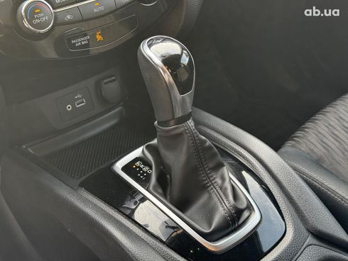 Nissan Rogue 2017 белый - фото 16