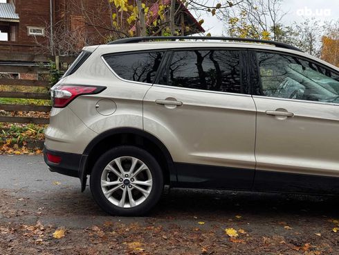 Ford Escape 2018 бежевый - фото 5