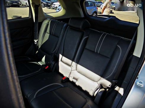 Mitsubishi Outlander 2017 - фото 22